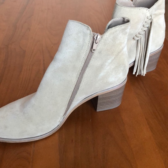 Kenneth Cole Reaction Beige Booties - Picture 5 of 6